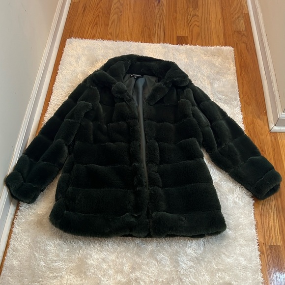 Eilly Bazar Faux Fur Coat - Picture 6 of 10